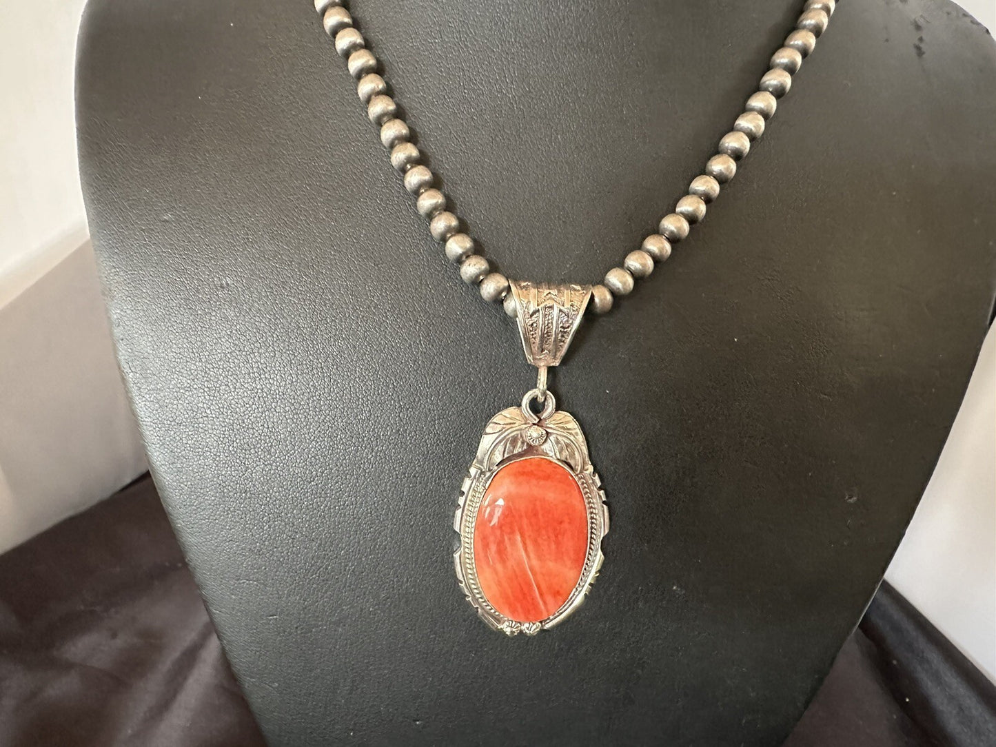 WoMens Red Spiny Oyster Pendant Navajo Sterling Silver Necklace 18365