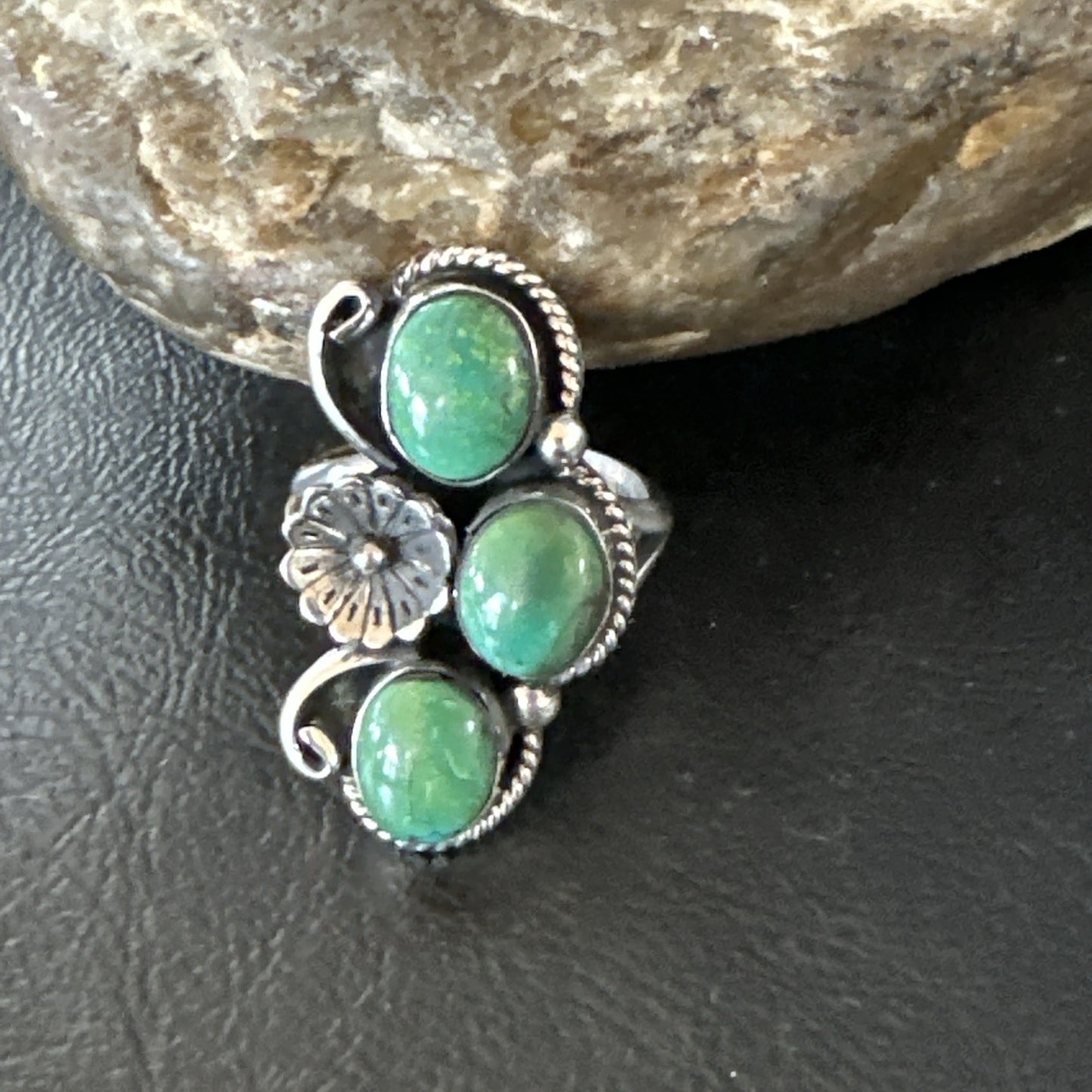 Yazzie Ring Green Turquoise Navajo Sterling Silver Cluster Size 8 19243