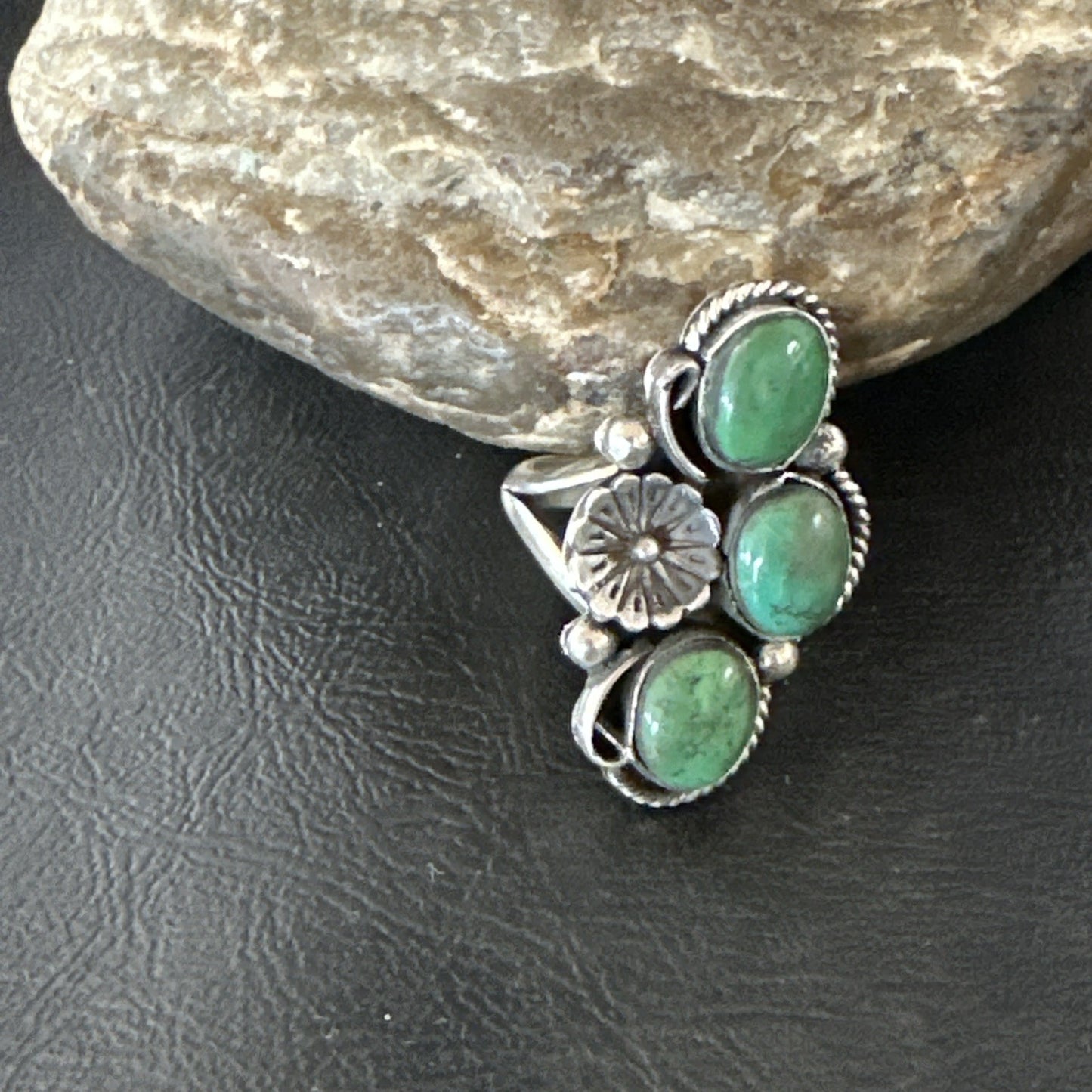 Yazzie Ring Green Turquoise Navajo Sterling Silver Cluster Size 7 19244