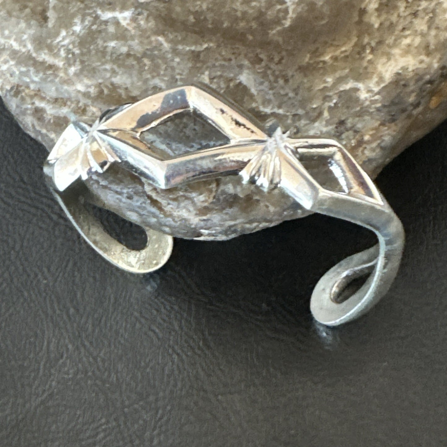 Tufa Cast Womens Navajo Sterling Silver Cuff Bracelet 19353