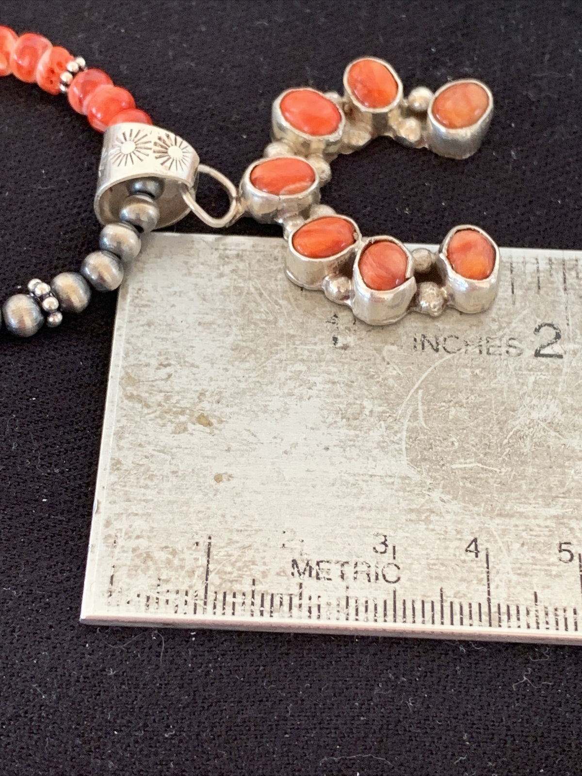 WoMens Navajo Sterling Silver Red Spiny Oyster Naja Pendant Necklace 19183