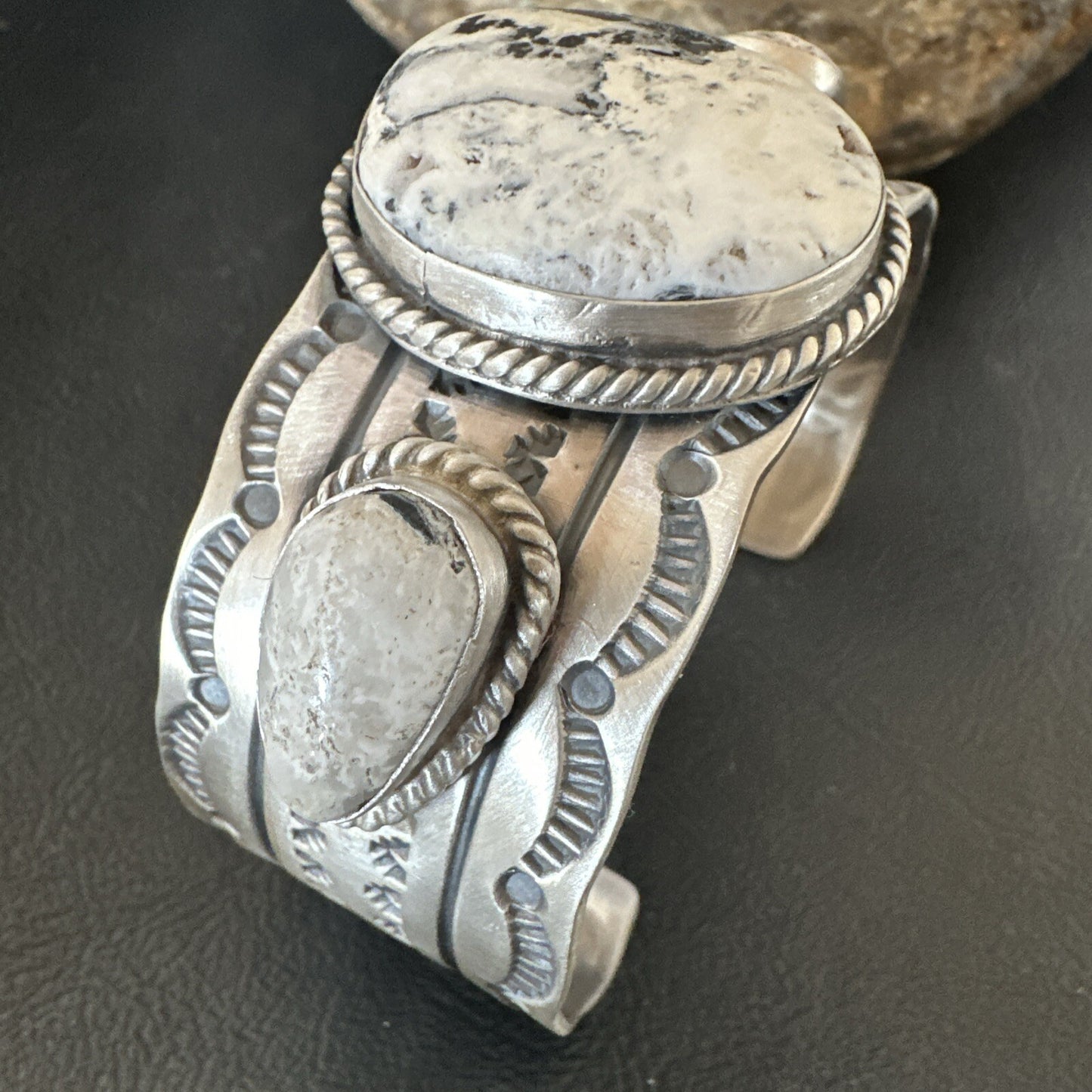 Mens WoMens White Buffalo Turquoise Navajo Sterling Silver Cuff Bracelet 17861