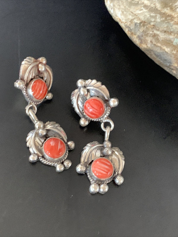 Red Spiny Oyster Southwestrn Navajo Dangle Earring 02061N | Sterling Silver | Authentic Native American Handmade