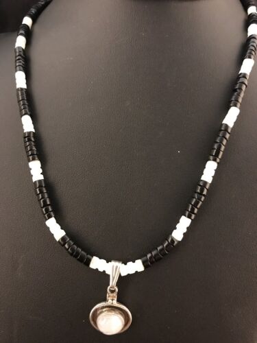 Navajo Mother of Pearl and Black Onyx Pendant Necklace | Sterling Silver | Authentic Native American Handmade | 00404