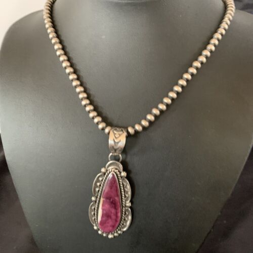 Navajo Purple Spiny Oyster Pendant Necklace | Sterling Silver | Authentic Native American Handmade | 11307