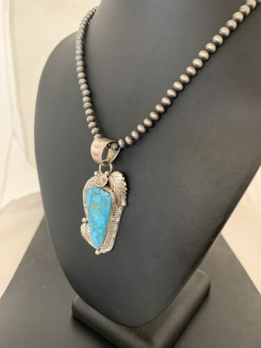 Navajo Pearls Necklace with Blue Kingman Turquoise Pendant | Sterling Silver | 391