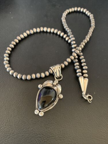 Native American Men's Navajo Pearls Necklace with Black Onyx Pendant | Sterling Silver | 13100 - Masha USA