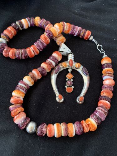 Navajo Pearls Necklace with Orange Spiny Oyster Naja Pendant | Sterling Silver | 01185