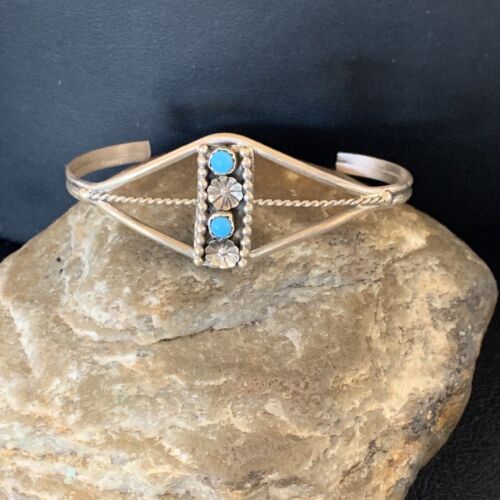 Handmade Women's Sterling Silver Blue Kingman Turquoise Cuff Wire Bracelet | 12879