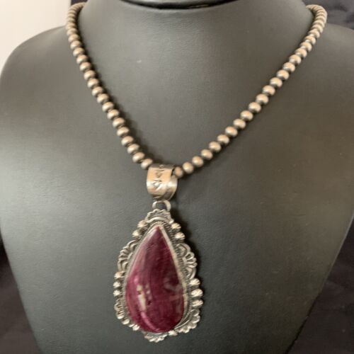 Navajo Purple Spiny Oyster Pendant Necklace | Sterling Silver | Authentic Native American Handmade | 11308