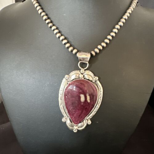 Navajo Purple Spiny Oyster Pendant Necklace | Sterling Silver | Authentic Native American Handmade | 15623