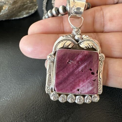 Navajo Purple Spiny Oyster Pendant Necklace | Sterling Silver | Native American Handmade | 16140
