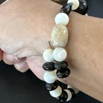 Navajo Memory Wire Bracelet | Stainless Steel | Mother of Pearl & Onyx Beads | 7" | 17620