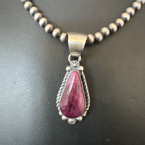 Navajo Purple Spiny Oyster Pendant Necklace | Sterling Silver | Native American Handmade | 16060