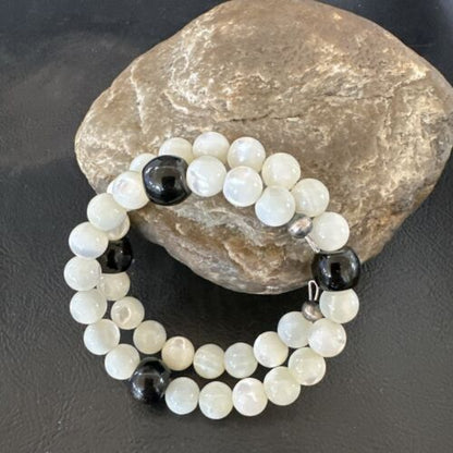 Navajo Memory Wire Bracelet | Stainless Steel | Mother of Pearl & Onyx Beads | 7" | 17618