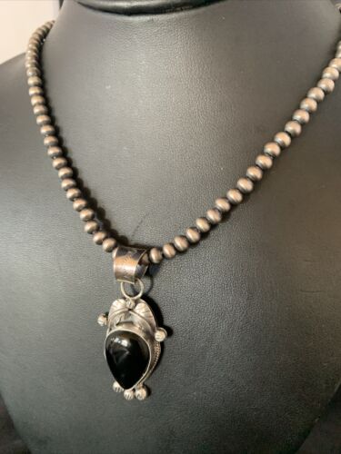 Native American Men's Navajo Pearls Necklace with Black Onyx Pendant | Sterling Silver | 13098