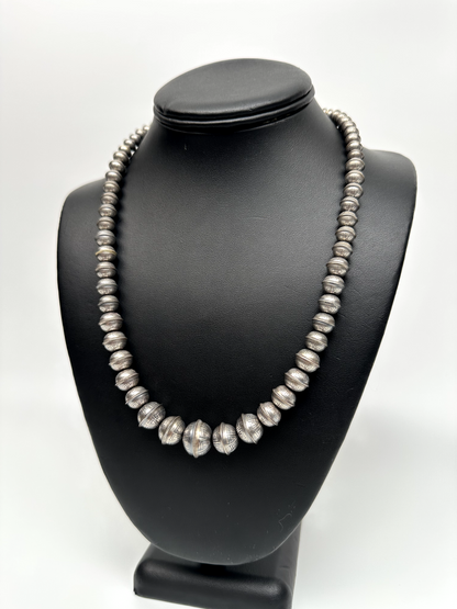 NAVAJO PEARL ネックレス　sterling silver 925 Hand Stamped Navajo Pearls Graduated Sterling Silver Necklace | 23