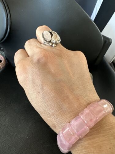 Navajo Pink Mother of Pearl Ring Stretch Bracelet | Handmade Native American Jewelry | Sz 7.5 | 16435