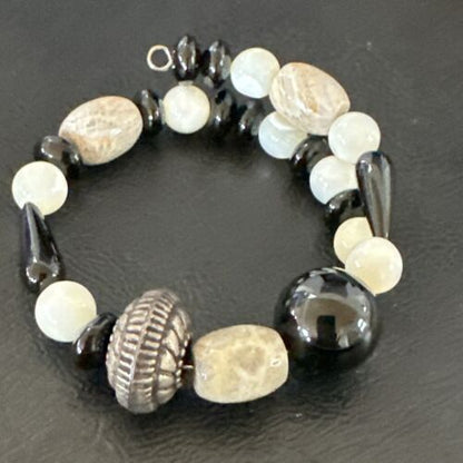 Navajo Memory Wire Bracelet | Stainless Steel | Mother of Pearl & Onyx Beads | 7" | 17620