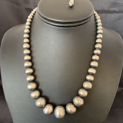 Navajo Pearls Graduated Sterling Silver Round Seamless Bead Necklace 16”