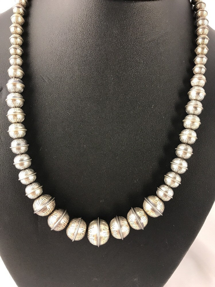 Hand Stamped Bench Navajo Pearls Graduated Sterling Silver Bead Necklace 20" 335