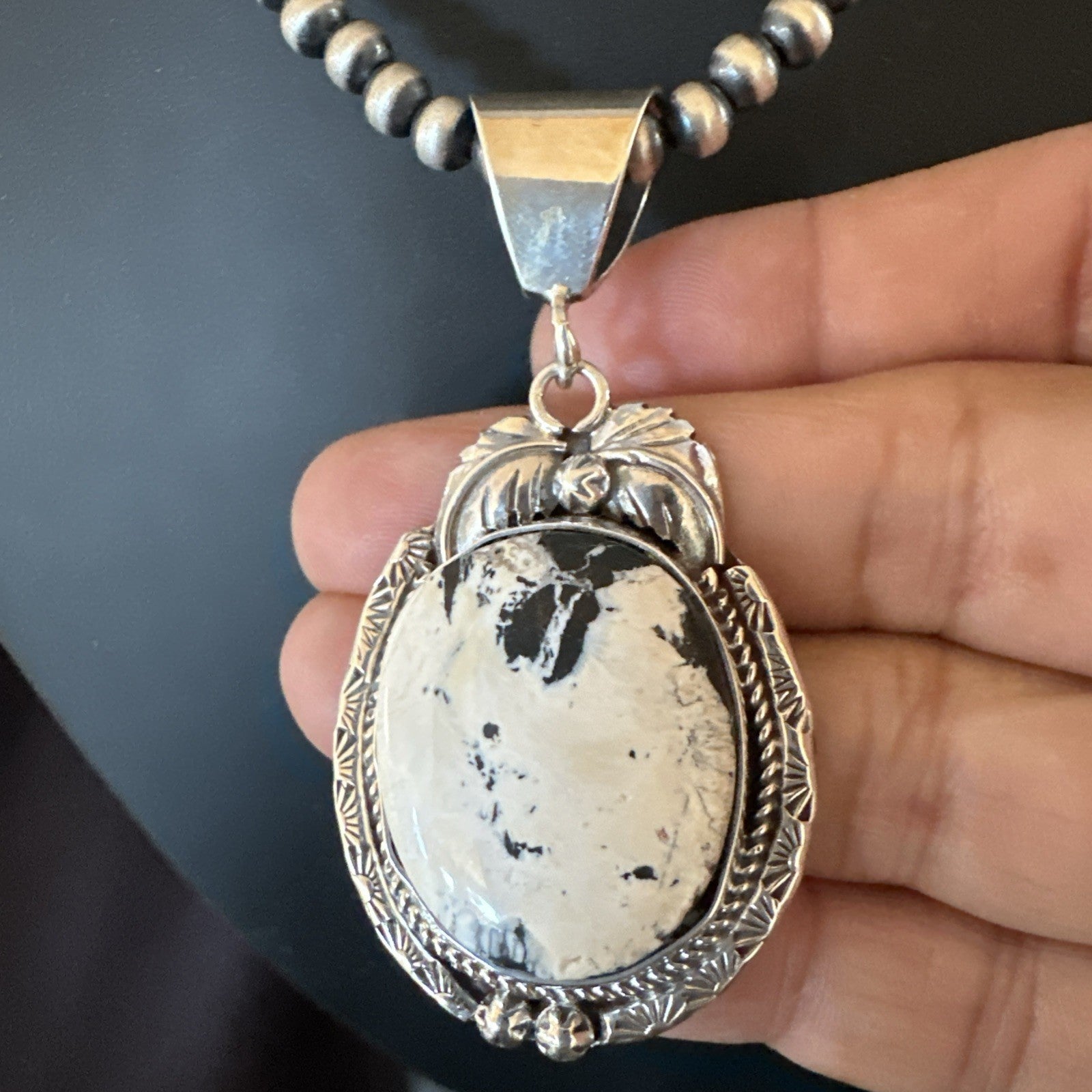 White Buffalo Turquoise Pendant Navajo Pearls Sterling Silver Necklace 19338