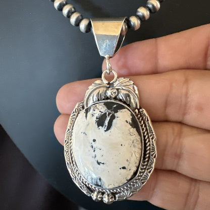 White Buffalo Turquoise Pendant Navajo Pearls Sterling Silver Necklace 19338