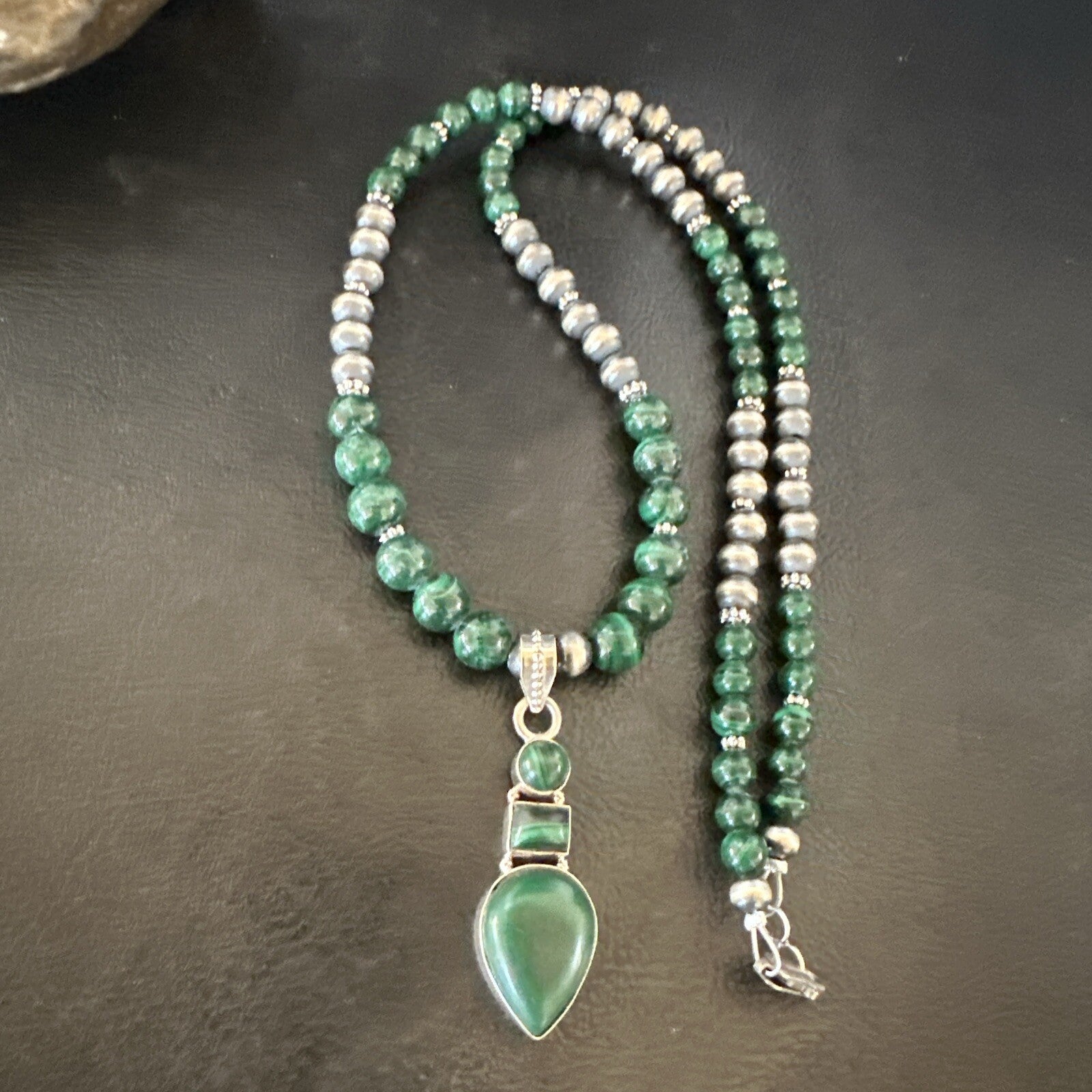 Womens Green Malachite Pendant Navajo Sterling Silver Necklace 18373
