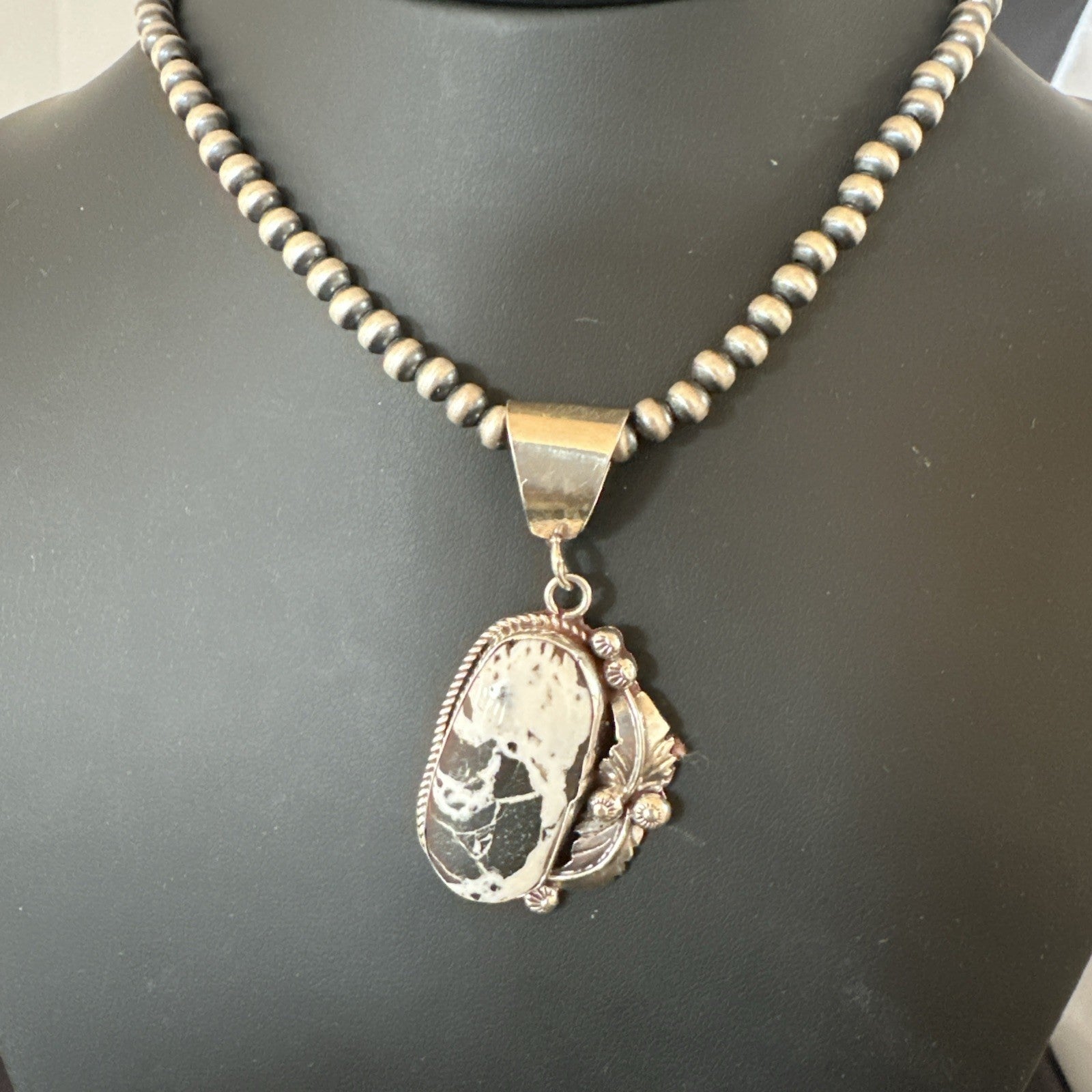 White Buffalo Turquoise Pendant Navajo Pearls Sterling Silver Necklace 19346