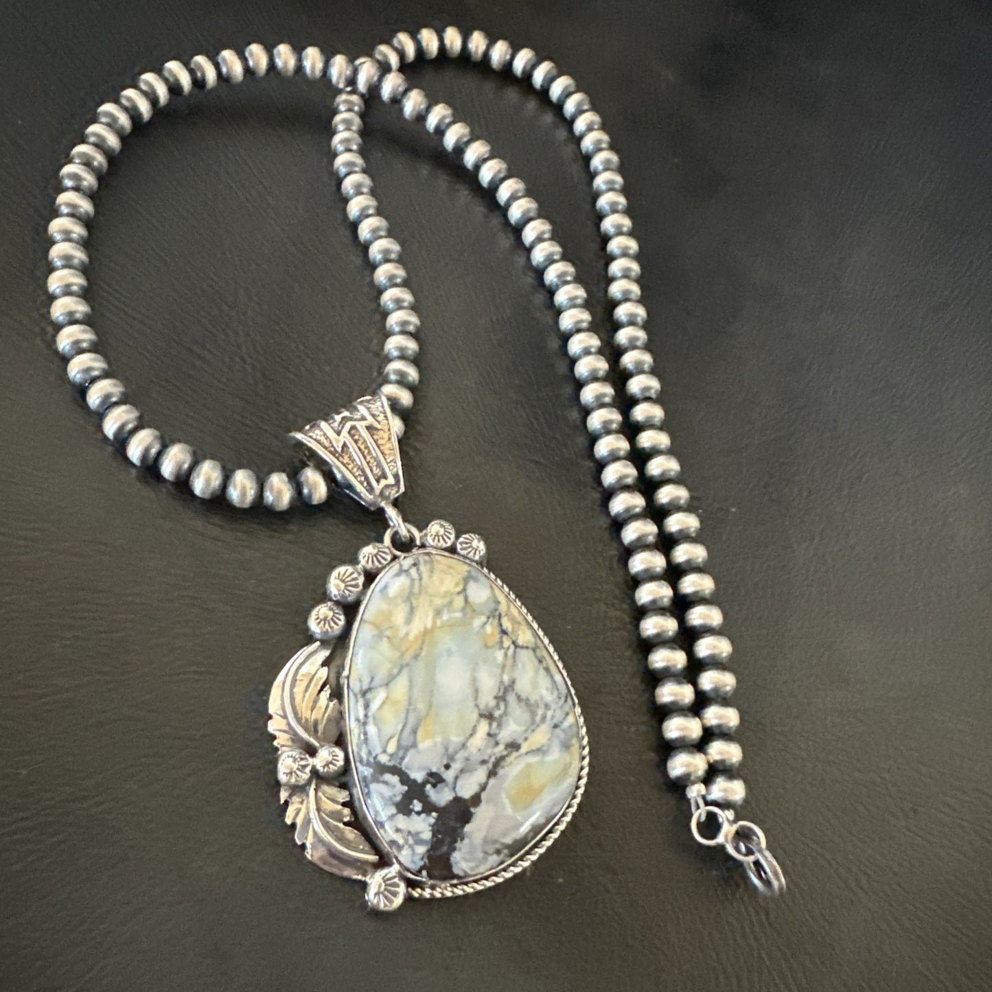 White Buffalo Turquoise Pendant Navajo Pearls Sterling Silver Necklace 19342