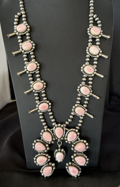 Pink Queen Conch Navajo Squash Sterling Silver Naja Necklace 19463
