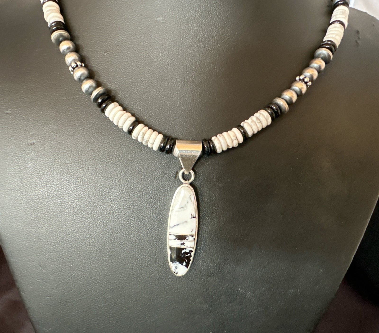 White Buffalo Turquoise Navajo Pearls Sterling Silver Onyx Necklace 17804