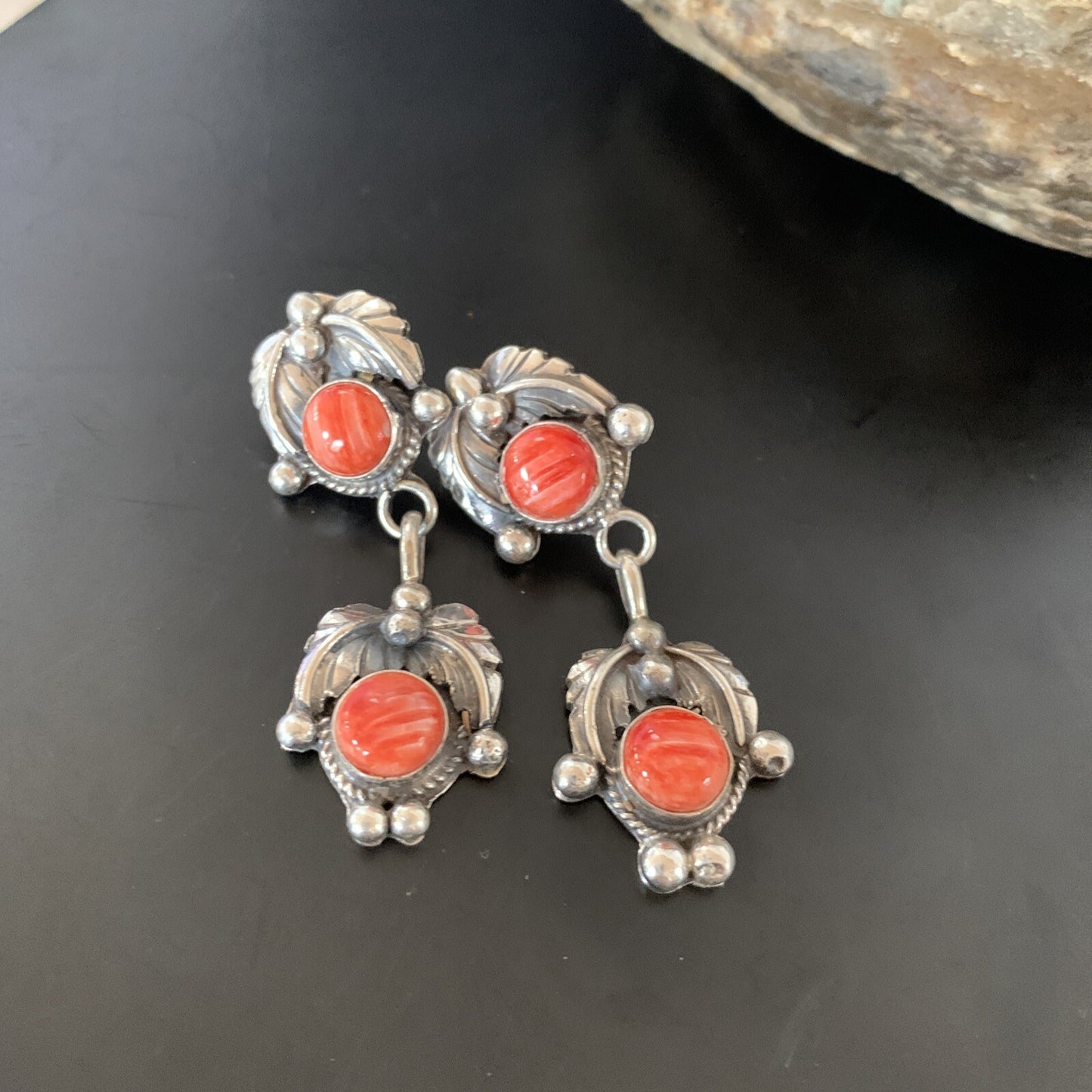 Red Spiny Oyster Southwestrn Navajo Sterling Silver Dangle Earring 02066