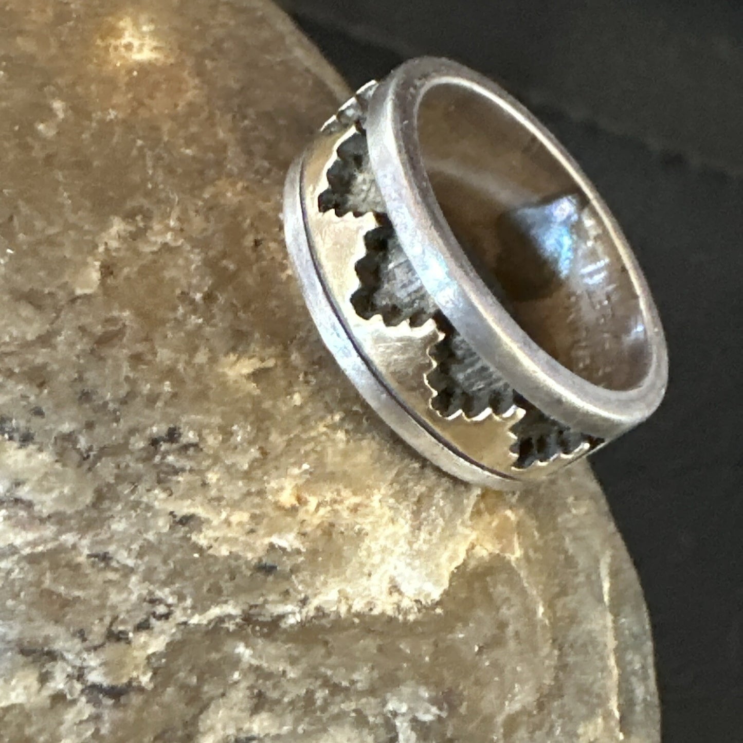 Mens Wedding Band Navajo Stamped 14K Gold Sterling Silver Ring Sz 4 17969