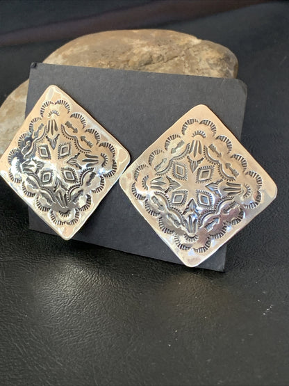 Native American Womens Navajo Sterling Silver Stamped Handmade Earrings M