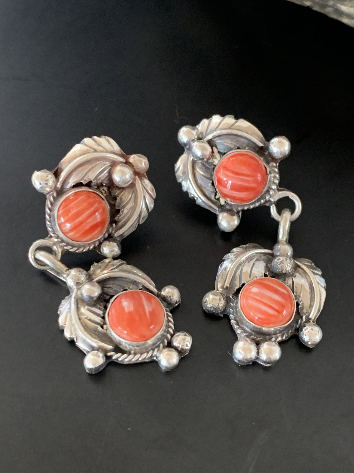 Red Spiny Oyster Southwestrn Navajo Sterling Silver Dangle Earring 02061N