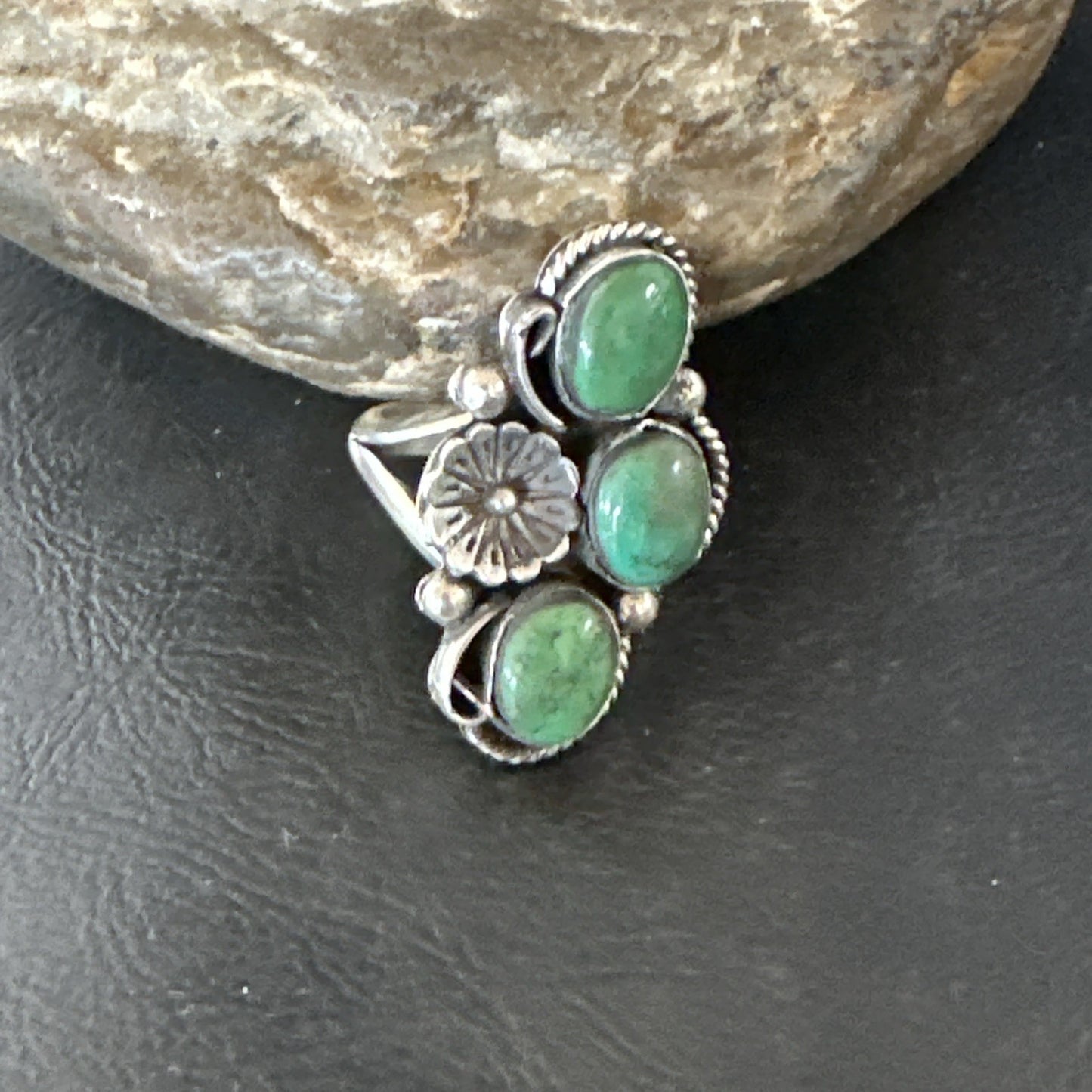 Yazzie Ring Green Turquoise Navajo Sterling Silver Cluster Size 7 19244