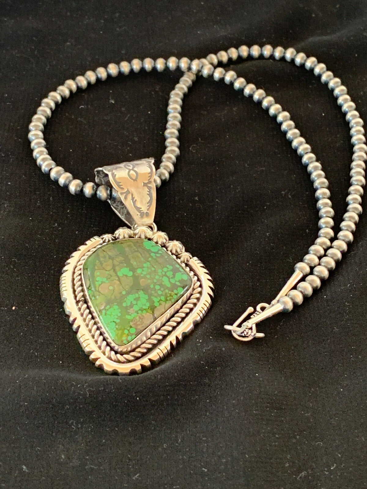 Navajo Pearls Sterling Green Spiderweb Turquoise Pendant Necklace 2984