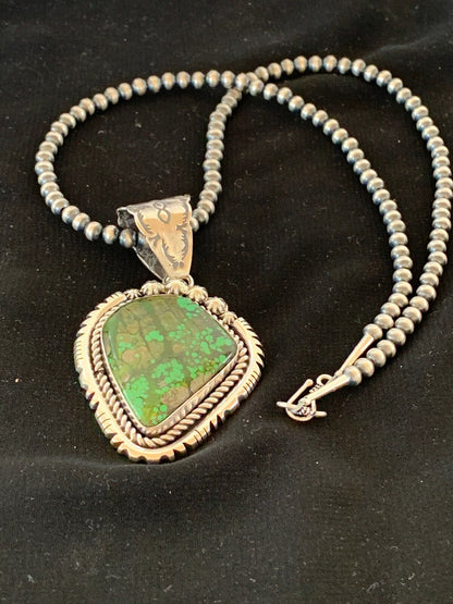 Navajo Pearls Sterling Green Spiderweb Turquoise Pendant Necklace 2984