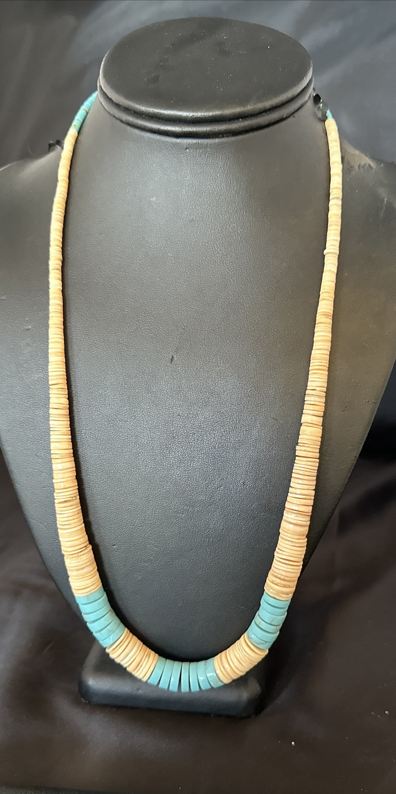 Native Santo Domingo Beige Shell Blue Turquoise 24” Necklace 17764