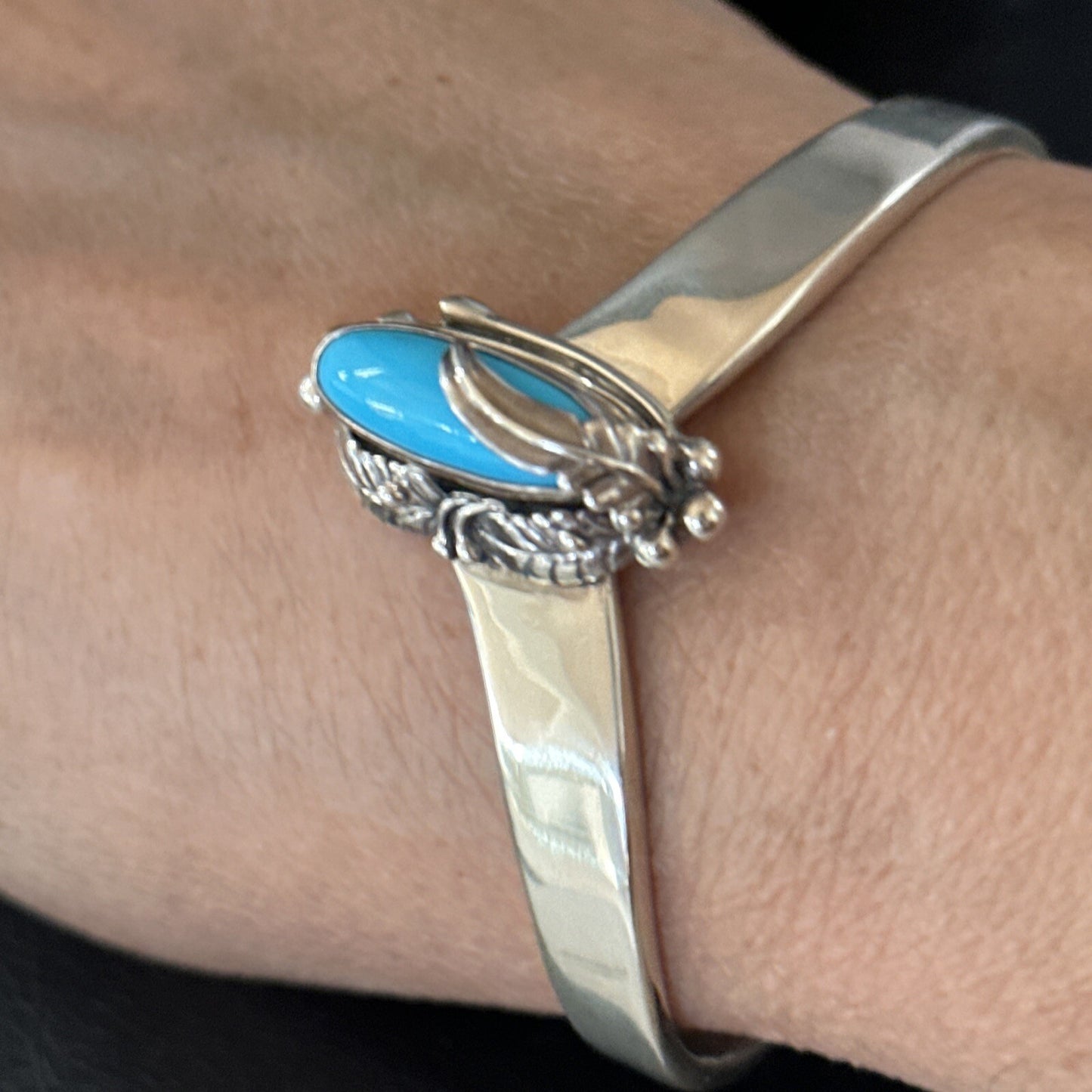 Kingman Turquoise Womens Navajo Sterling Silver Cuff Bracelet 14734