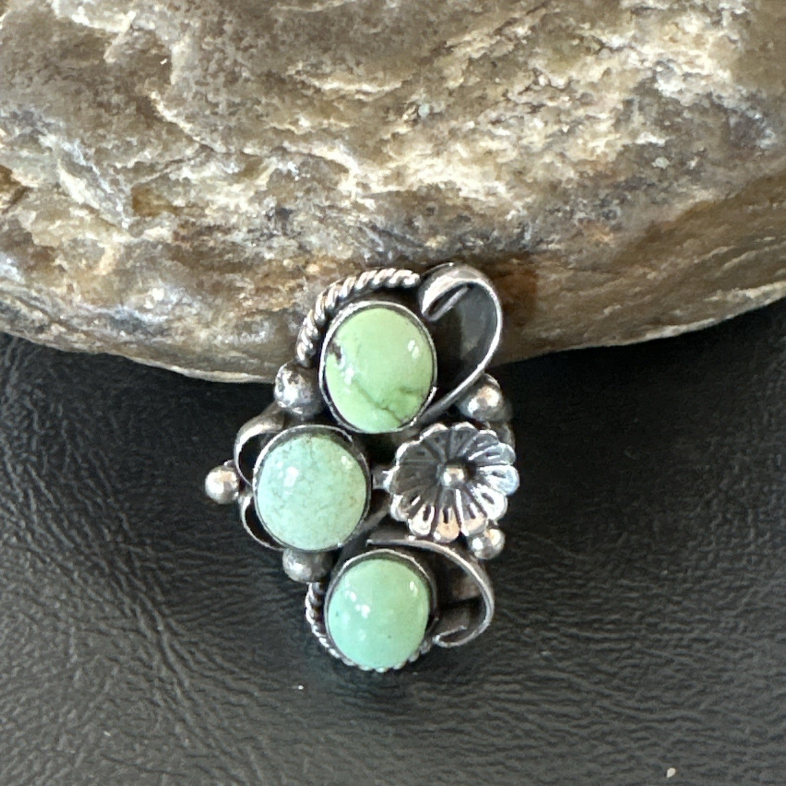 Yazzie Ring Green Turquoise Navajo Sterling Silver Cluster Size 8.5 19230