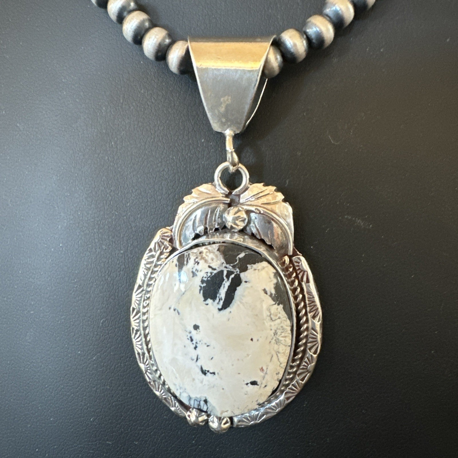 White Buffalo Turquoise Pendant Navajo Pearls Sterling Silver Necklace 19338
