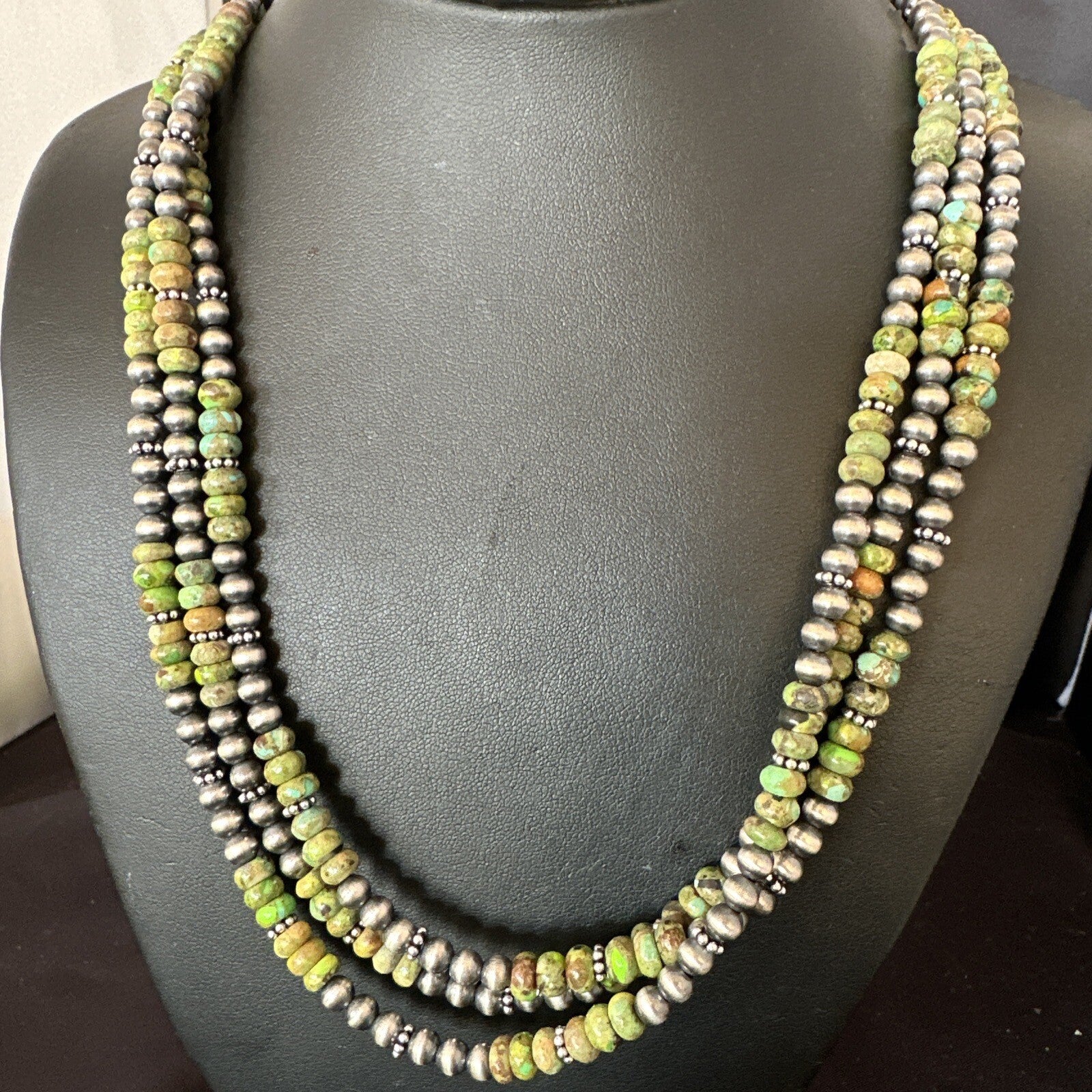Navajo Pearls Green Gaspeite Turquoise Sterling Necklace 3S 03091