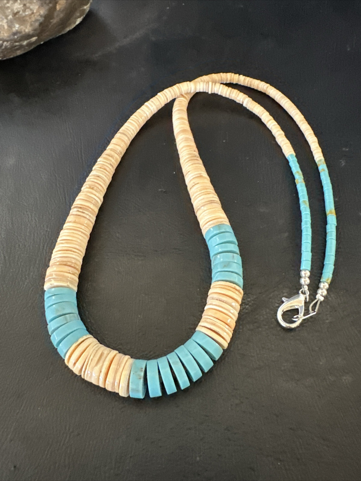 Native Santo Domingo Beige Shell Blue Turquoise 24” Necklace 17764