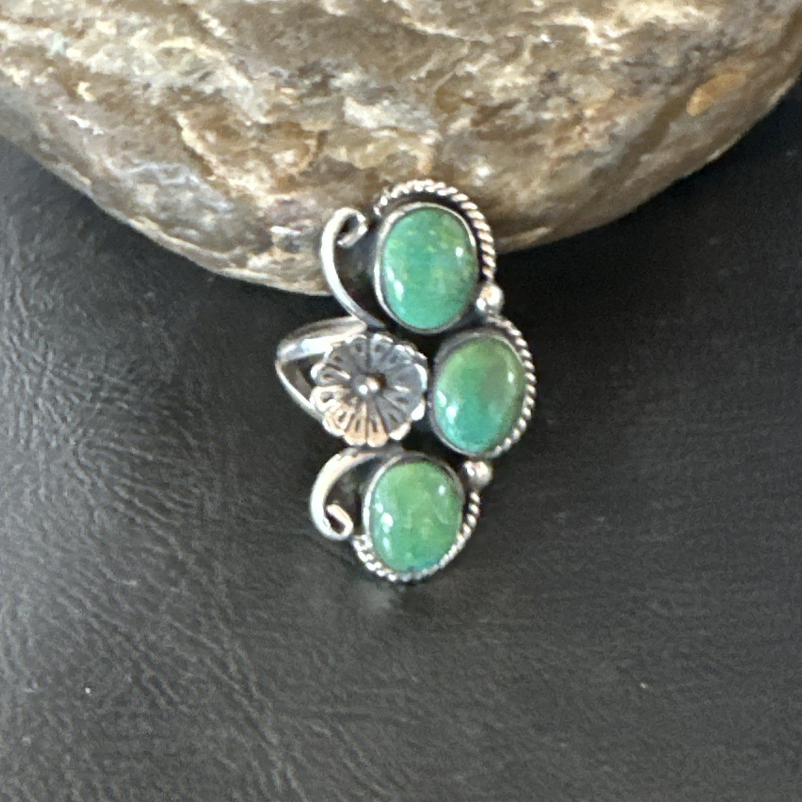 Yazzie Ring Green Turquoise Navajo Sterling Silver Cluster Size 8 19243