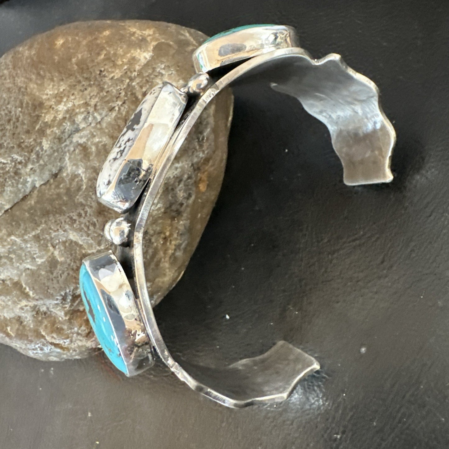 Mens White Buffalo Blue Turquoise Navajo Sterling Silver Cuff Bracelet 19504