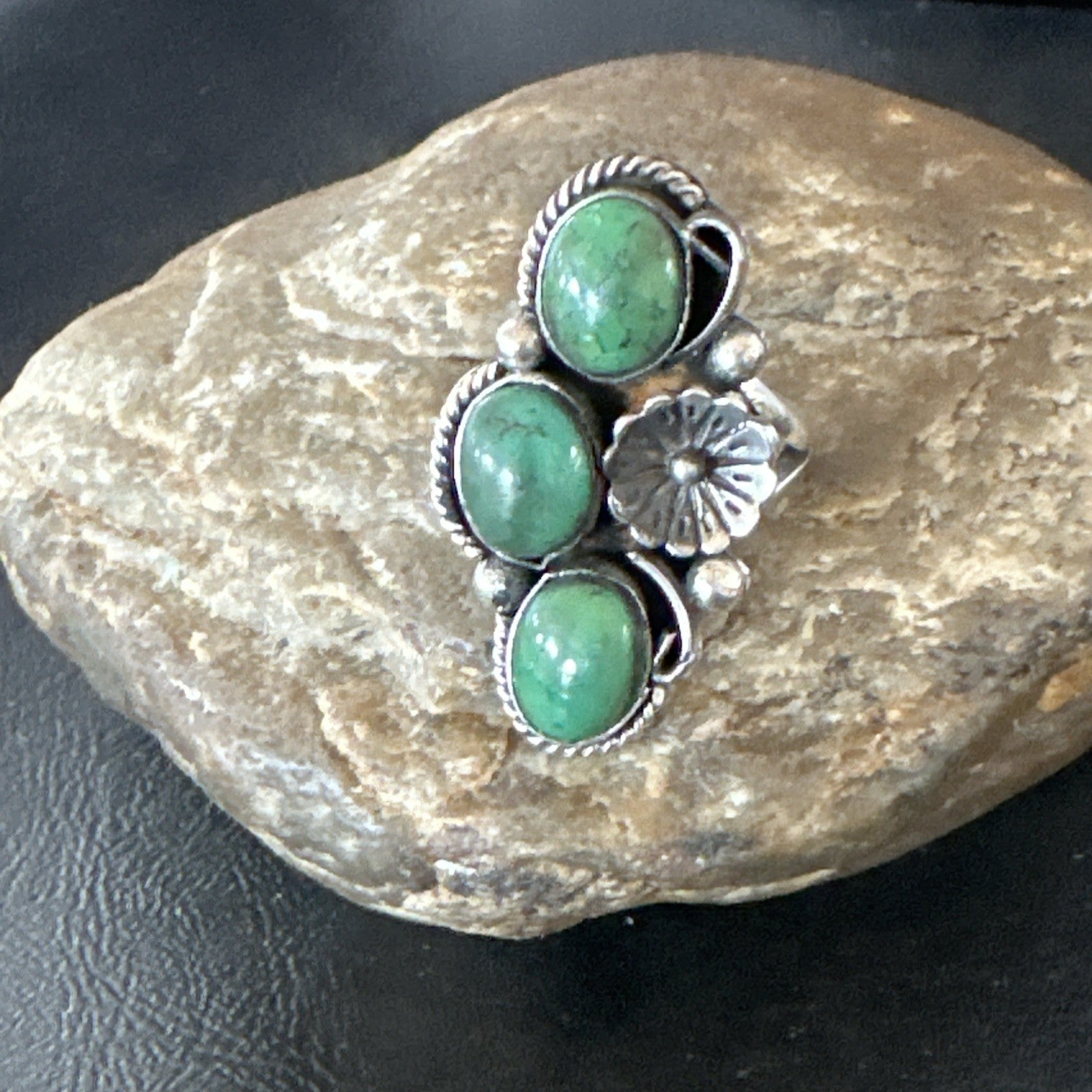 Yazzie Ring Green Turquoise Navajo Sterling Silver Cluster Size 7 19244