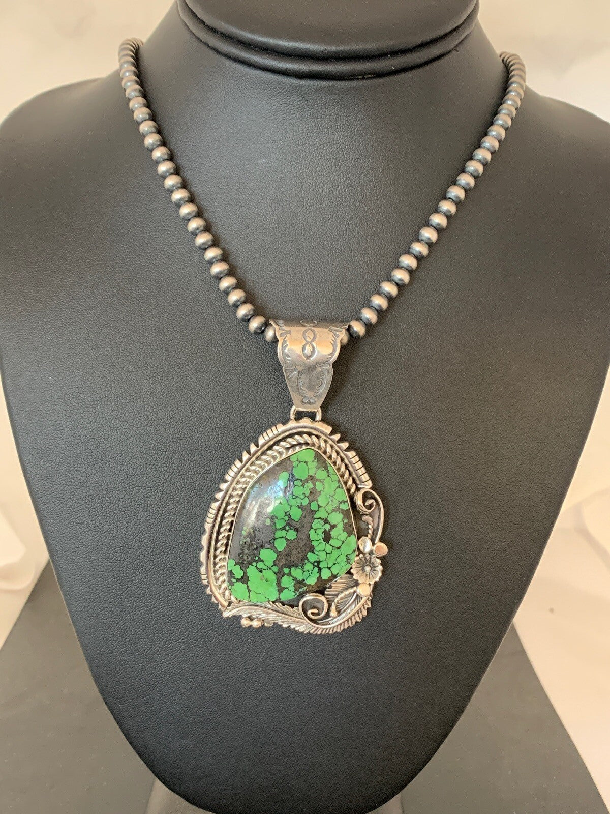 Green Spiderweb Turquoise Pendant Navajo Sterling Silver Beads Necklace 02983