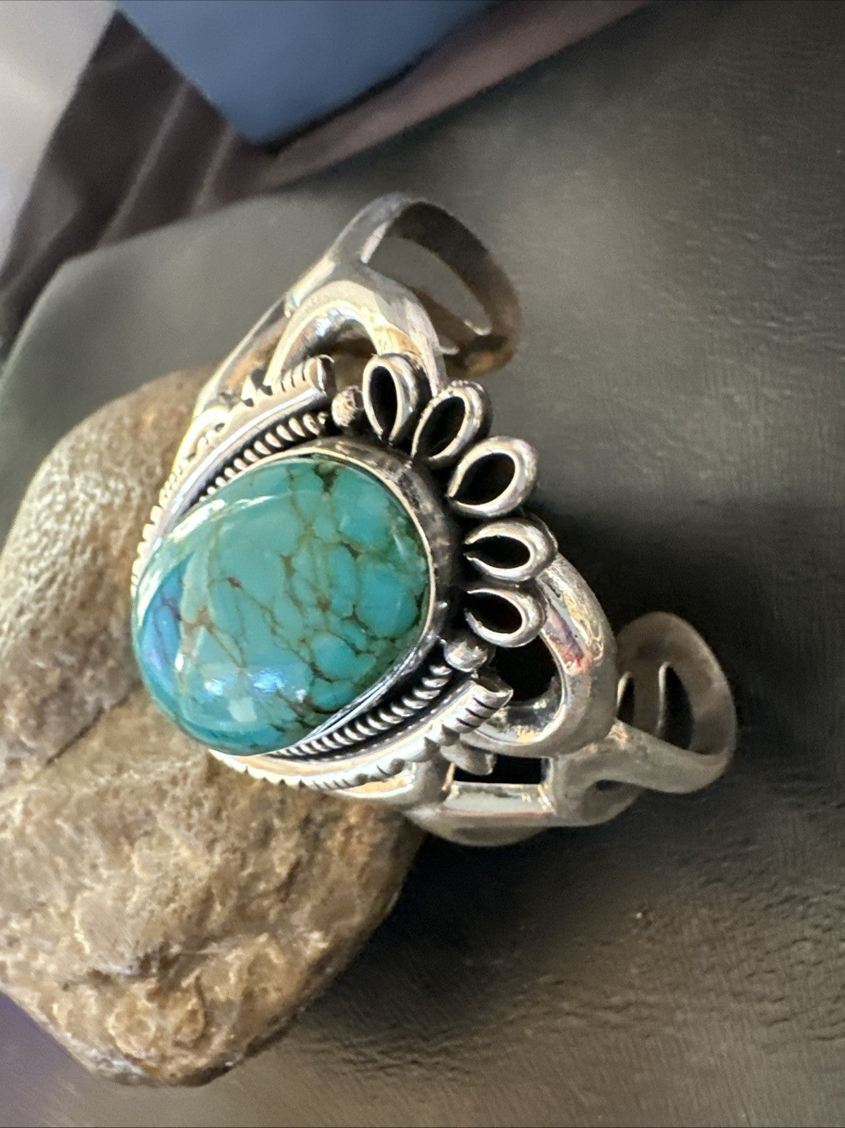 Yazzie Kingman Turquoise Navajo Sterling Silver Tufa Cast Cuff Bracelet 19692